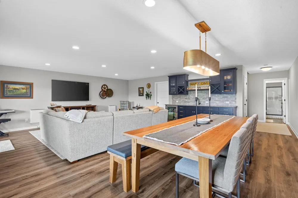 4139 Isaac Court Vadnais Heights, MN 55127