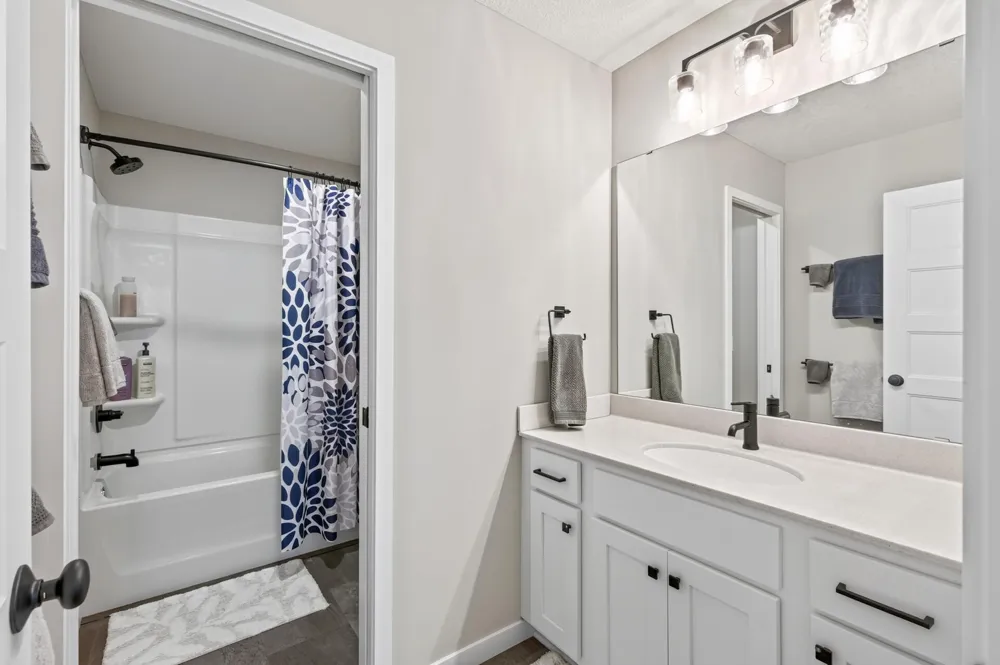 4139 Isaac Court Vadnais Heights, MN 55127
