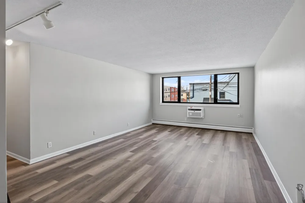 2500 Blaisdell Avenue #206 Minneapolis, MN 55404