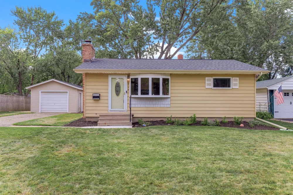 617 E Lincoln Road New Richmond, WI 54017