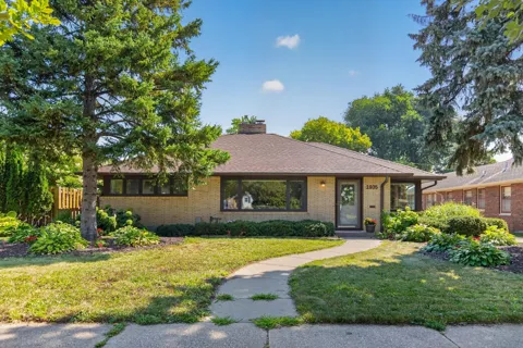 1935 Stinson Boulevard