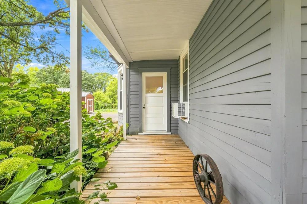 2819 Helen Street North Saint Paul, MN 55109