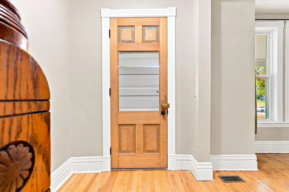 2819 Helen Street North Saint Paul, MN 55109