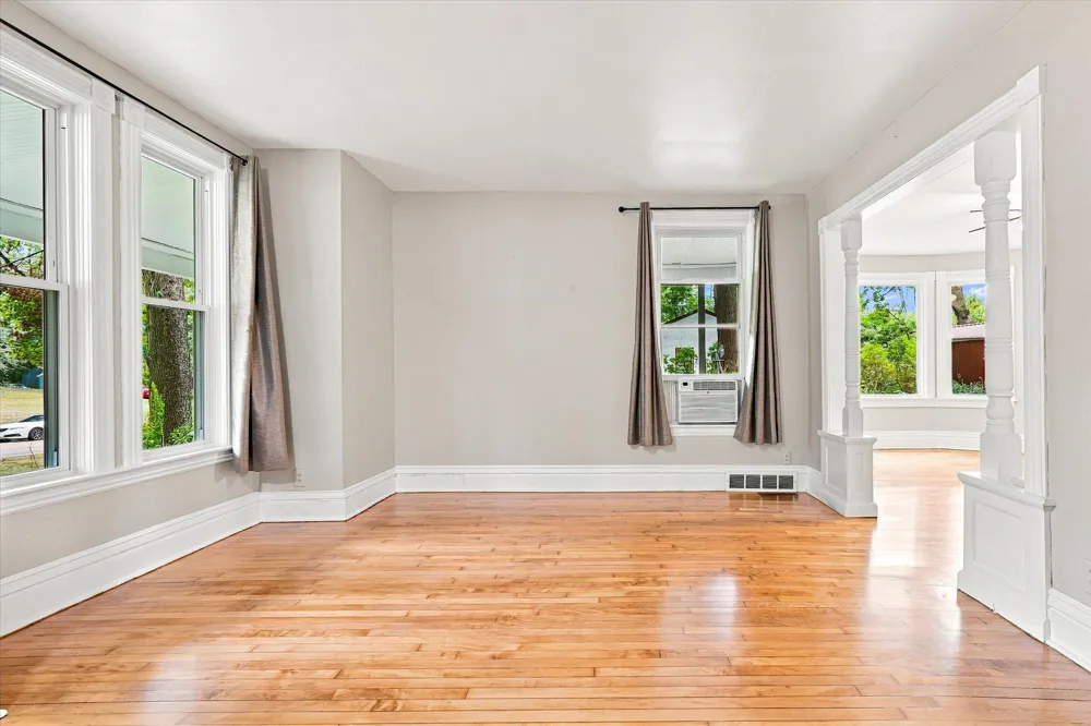 2819 Helen Street North Saint Paul, MN 55109