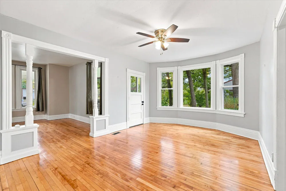 2819 Helen Street North Saint Paul, MN 55109