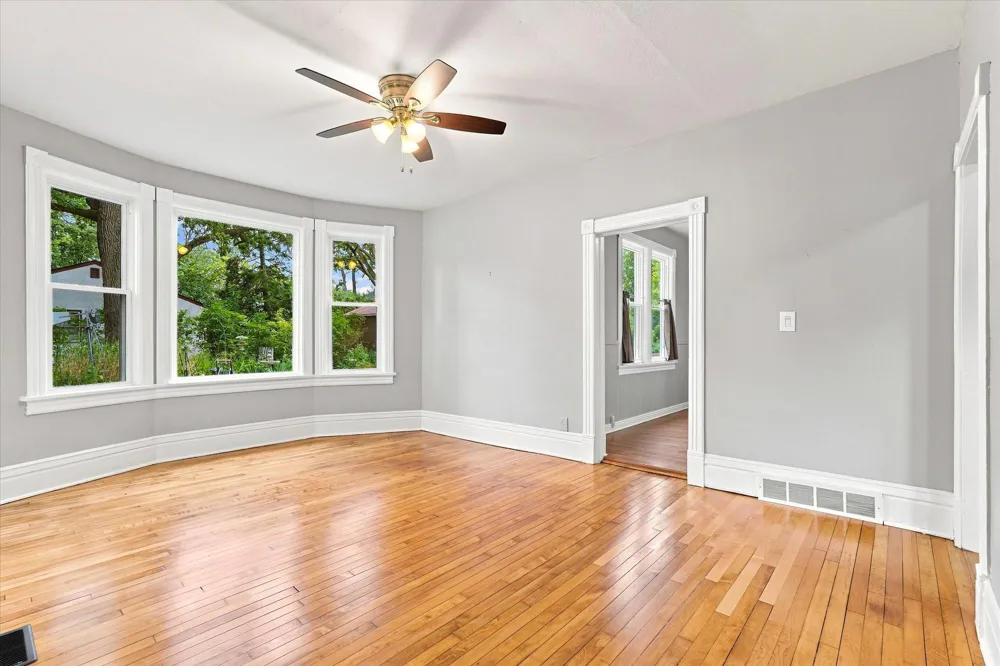 2819 Helen Street North Saint Paul, MN 55109