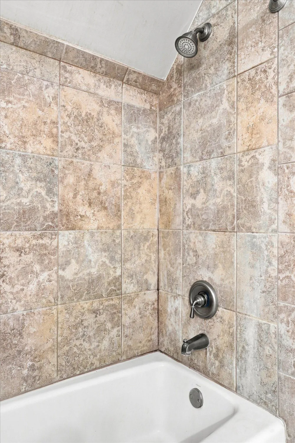 2819 Helen Street North Saint Paul, MN 55109