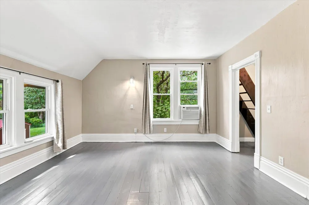2819 Helen Street North Saint Paul, MN 55109