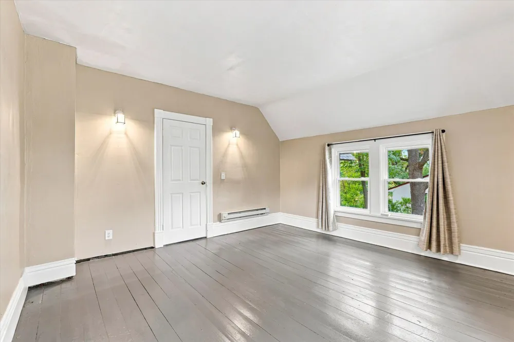 2819 Helen Street North Saint Paul, MN 55109