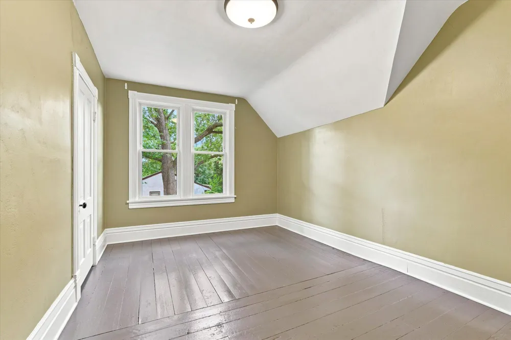 2819 Helen Street North Saint Paul, MN 55109