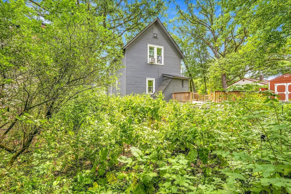 2819 Helen Street North Saint Paul, MN 55109