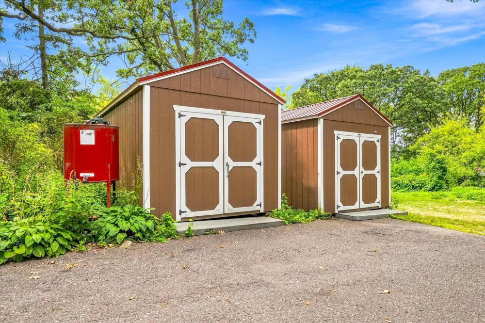 2819 Helen Street North Saint Paul, MN 55109
