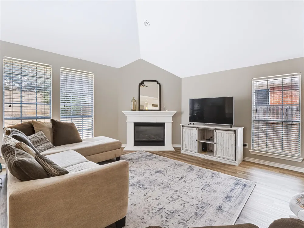 1605 Pleasant Run Keller, TX 76248