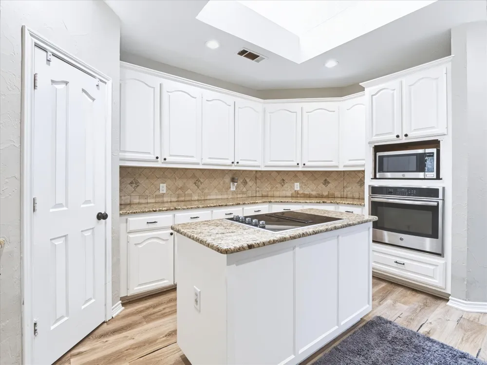 1605 Pleasant Run Keller, TX 76248