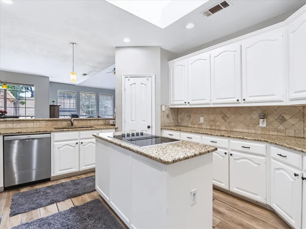 1605 Pleasant Run Keller, TX 76248