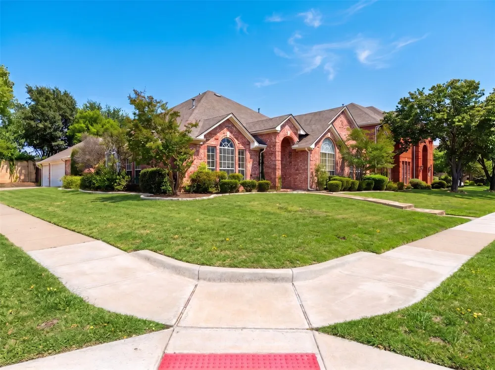 1605 Pleasant Run Keller, TX 76248