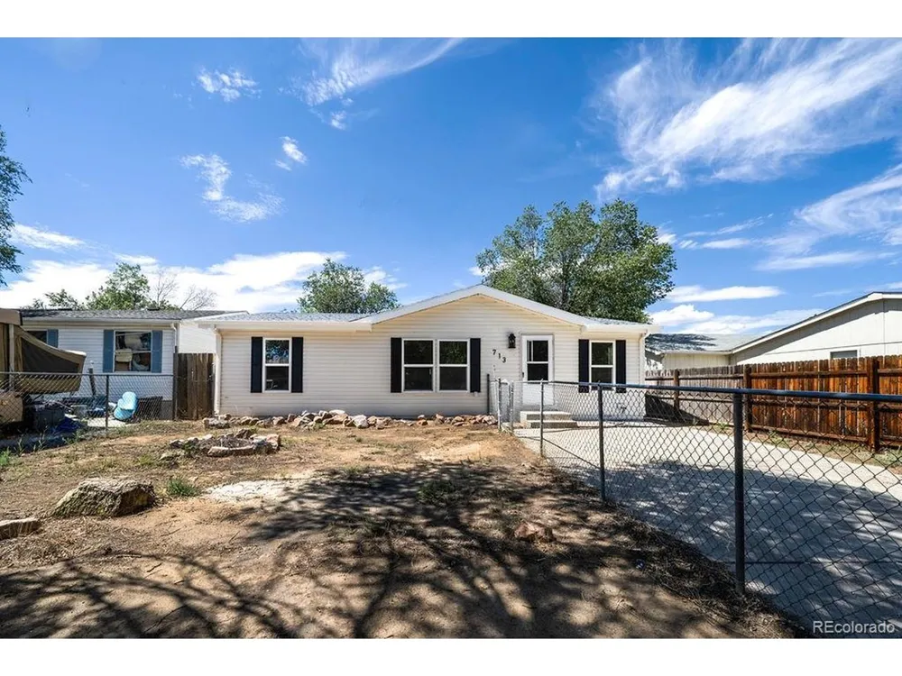 713 Santa Barbara Avenue Pueblo, CO 81005