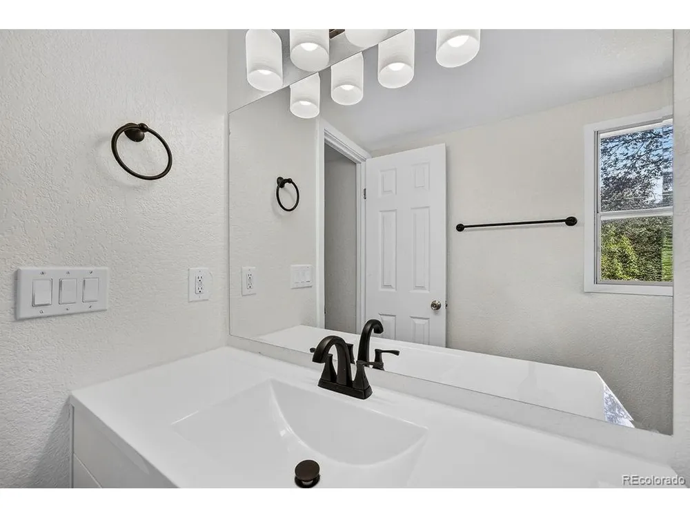 713 Santa Barbara Avenue Pueblo, CO 81005