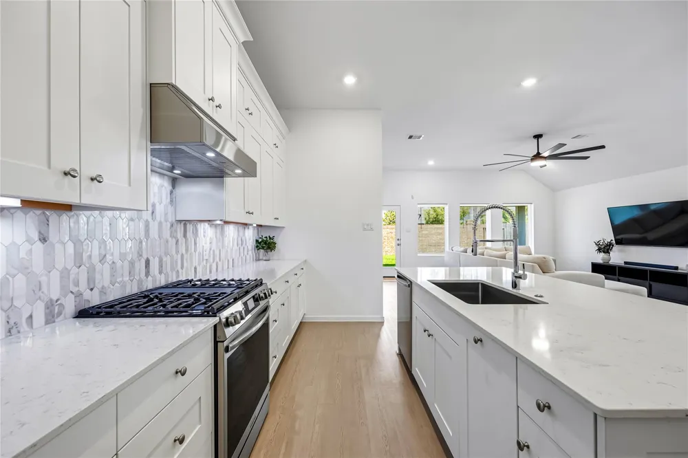 2701 Meridian Springs Drive Texas City, TX 77568