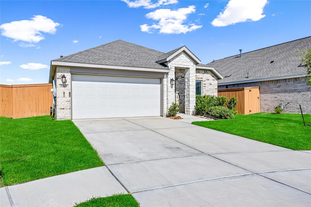 2701 Meridian Springs Drive Texas City, TX 77568