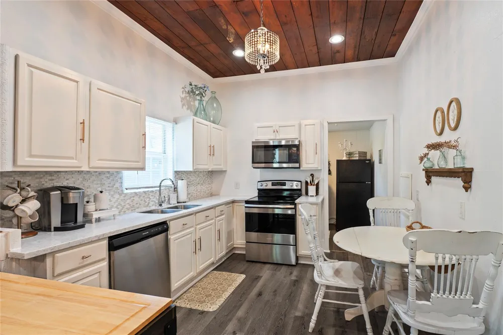 2912 Avenue N 1/2 Galveston, TX 77550