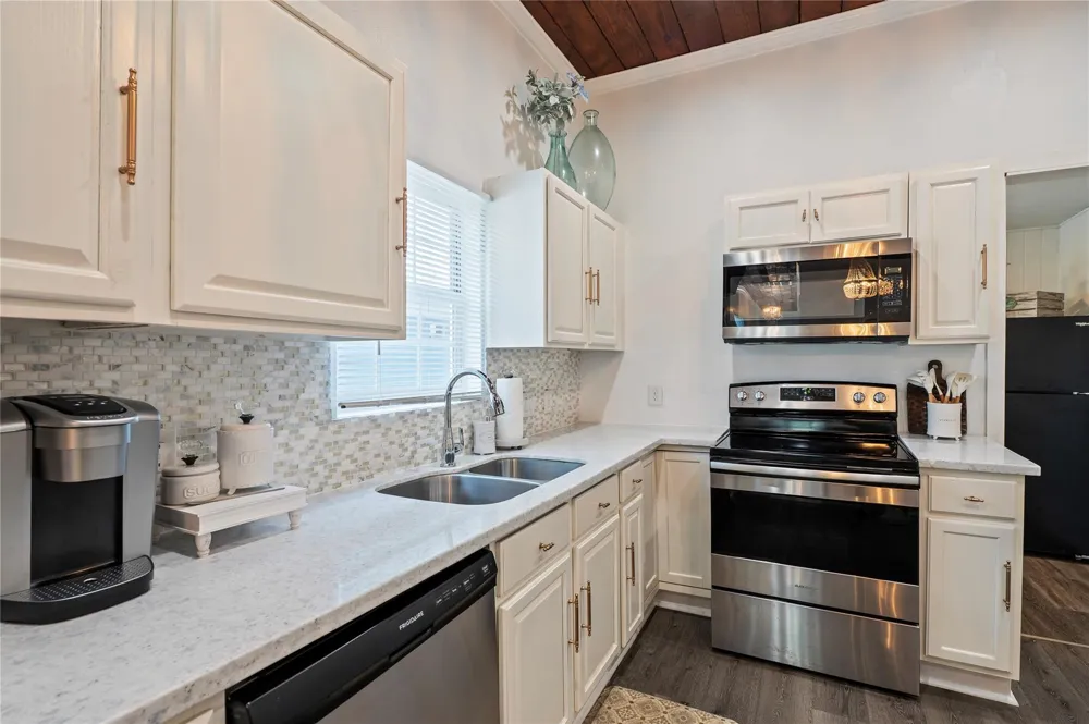 2912 Avenue N 1/2 Galveston, TX 77550