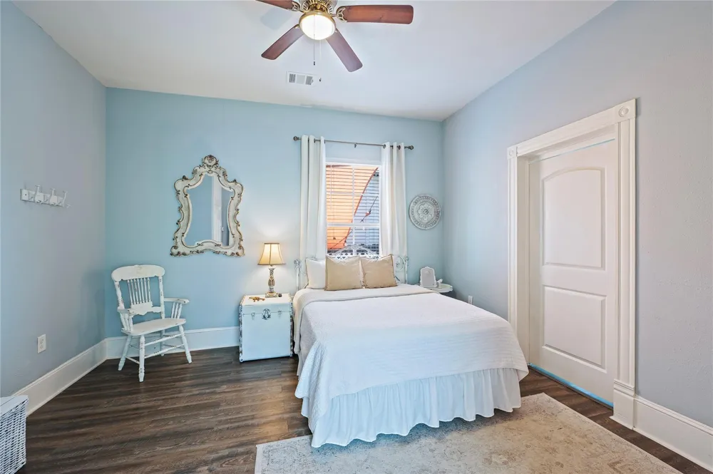 2912 Avenue N 1/2 Galveston, TX 77550