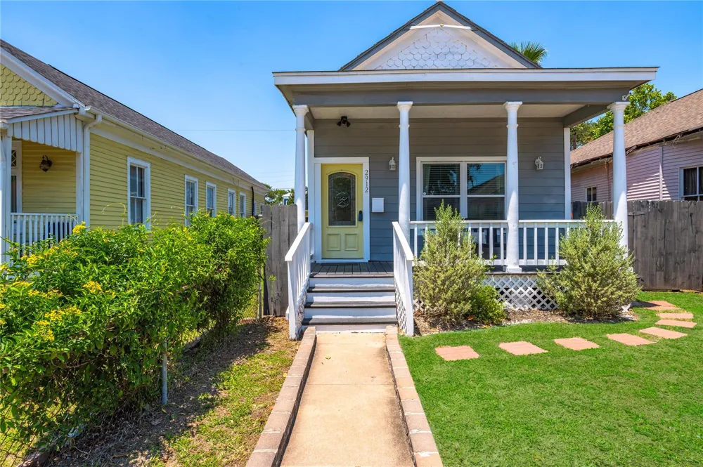 2912 Avenue N 1/2 Galveston, TX 77550