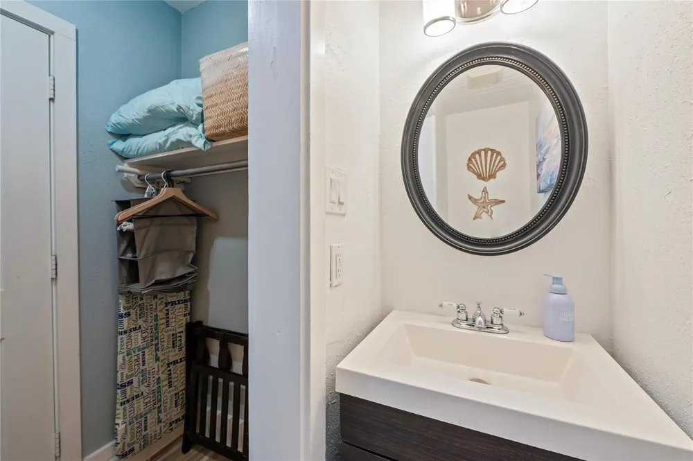 2912 Avenue N 1/2 Galveston, TX 77550