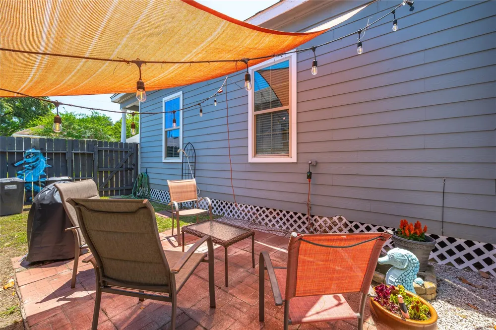 2912 Avenue N 1/2 Galveston, TX 77550