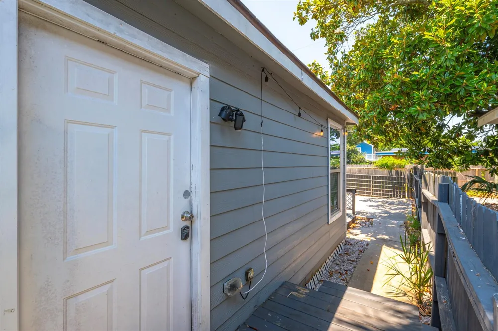 2912 Avenue N 1/2 Galveston, TX 77550