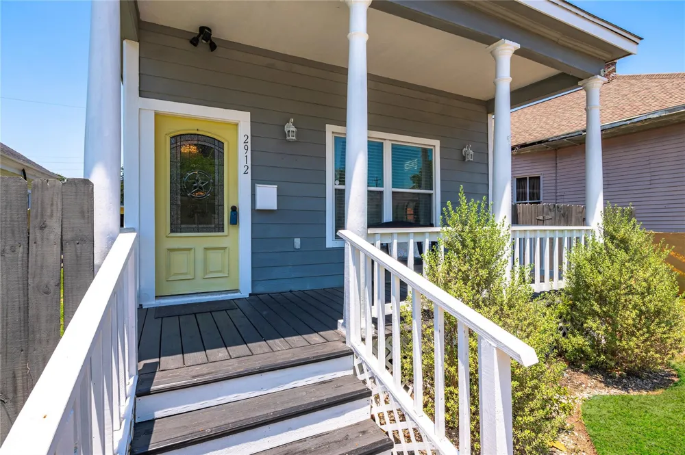 2912 Avenue N 1/2 Galveston, TX 77550