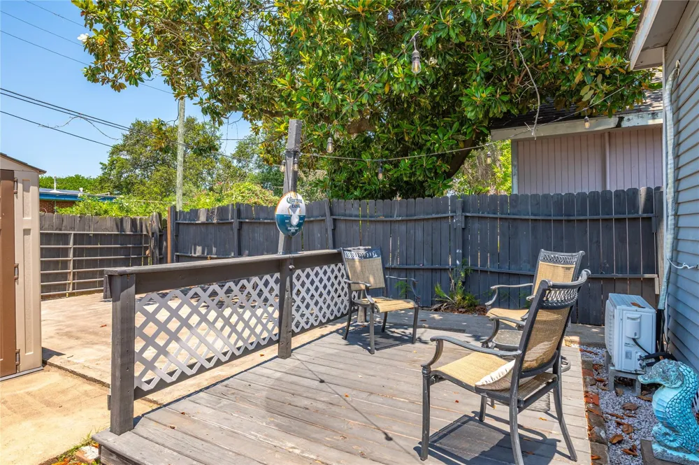 2912 Avenue N 1/2 Galveston, TX 77550