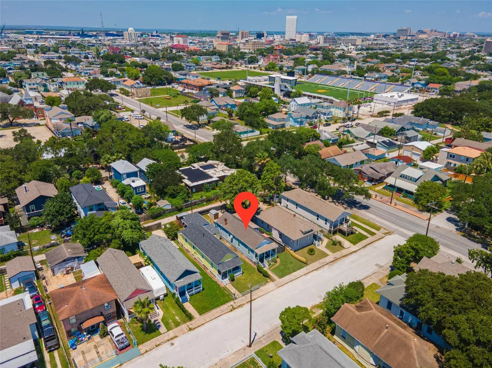 2912 Avenue N 1/2 Galveston, TX 77550
