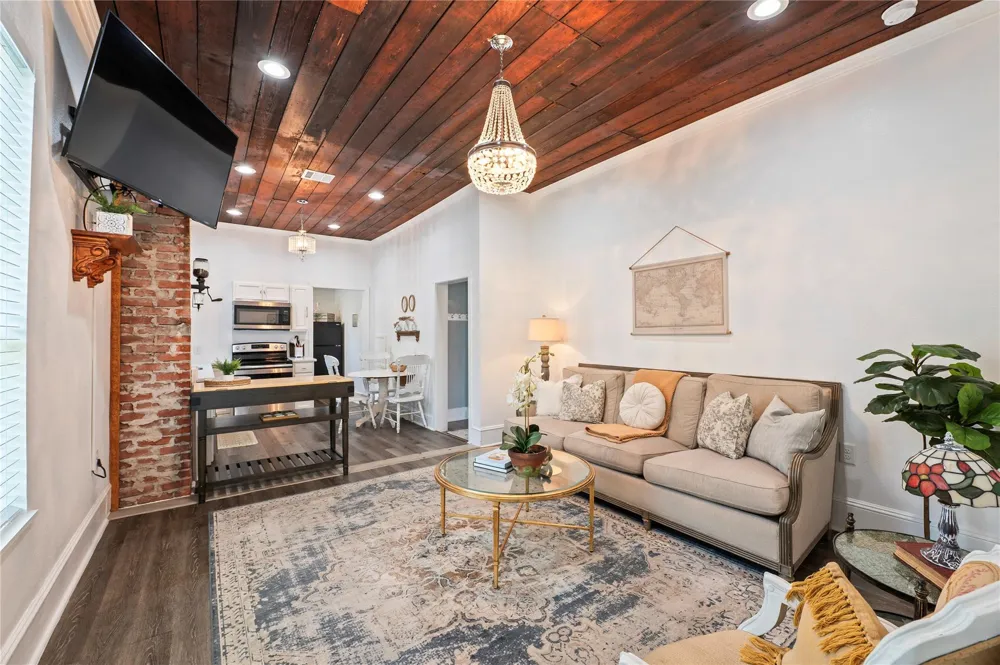 2912 Avenue N 1/2 Galveston, TX 77550