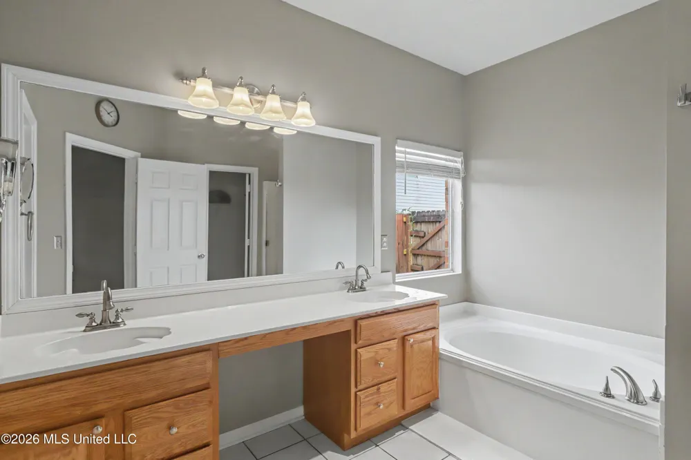 1564 Applewood Court Biloxi, MS 39532