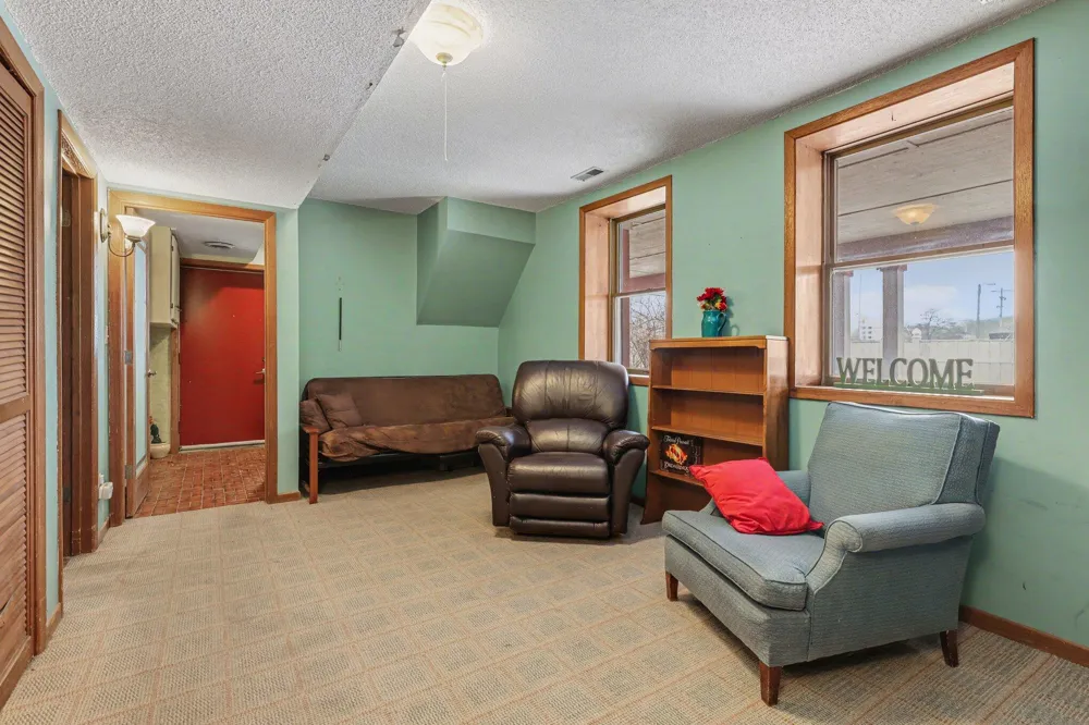 3135 Lakeshore Drive Muskegon, MI 49441
