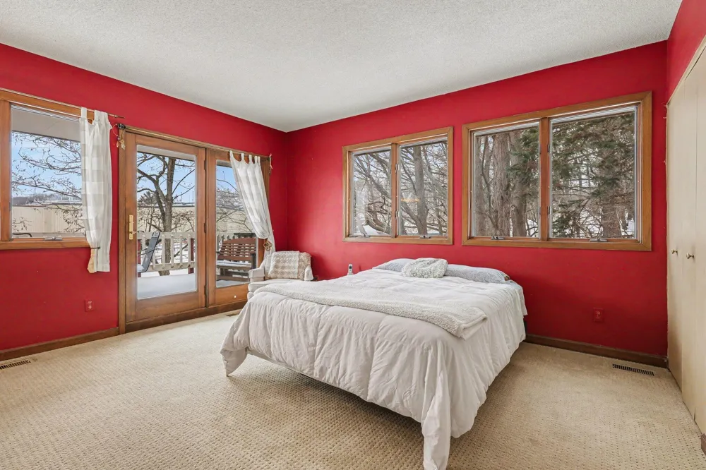 3135 Lakeshore Drive Muskegon, MI 49441