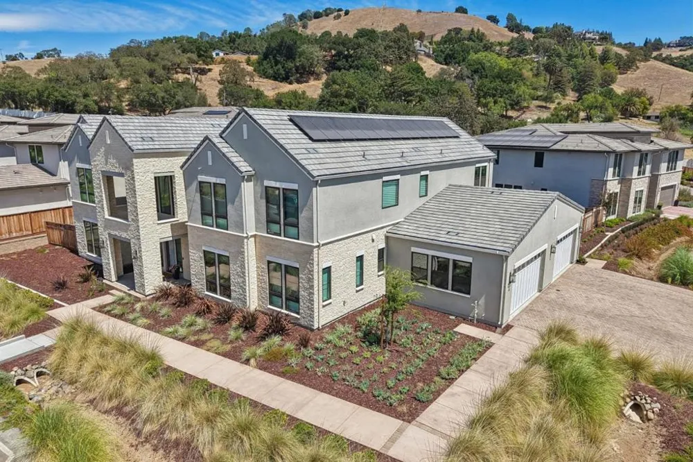 18471 Corte Zapala Morgan Hill, CA 95037