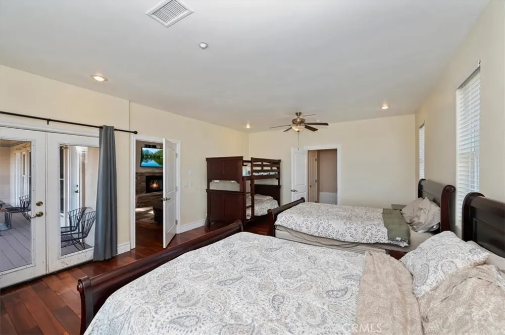 30607 Ferndale Running Springs, CA 92382