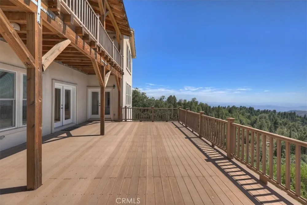 30607 Ferndale Running Springs, CA 92382