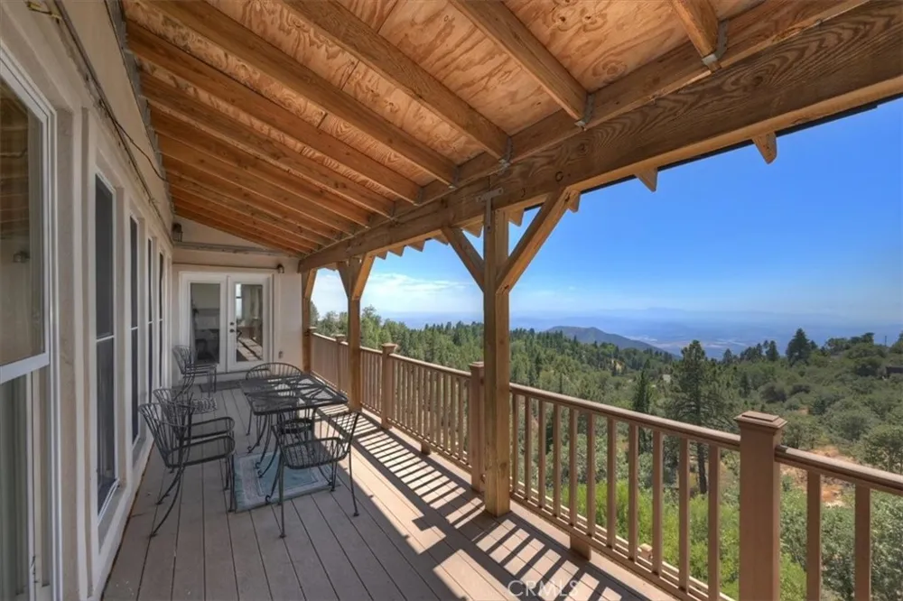30607 Ferndale Running Springs, CA 92382