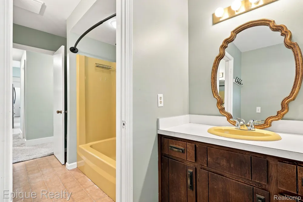 4608 Huntington Drive Port Huron Charter Township, MI 48060