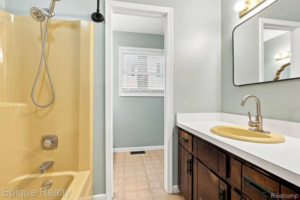 4608 Huntington Drive Port Huron Charter Township, MI 48060
