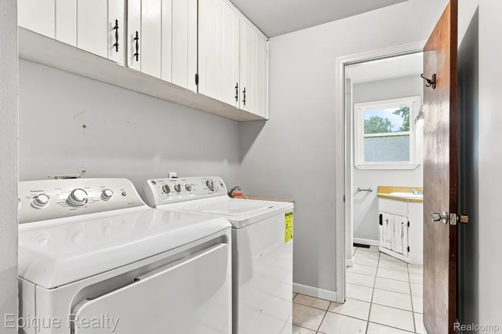 4608 Huntington Drive Port Huron Charter Township, MI 48060