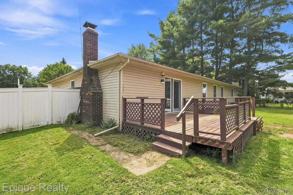 4608 Huntington Drive Port Huron Charter Township, MI 48060