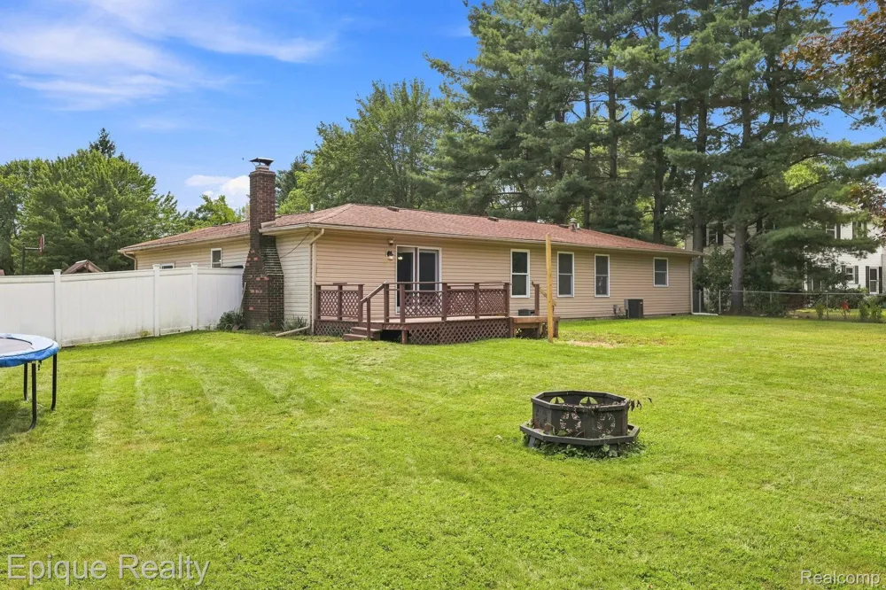 4608 Huntington Drive Port Huron Charter Township, MI 48060