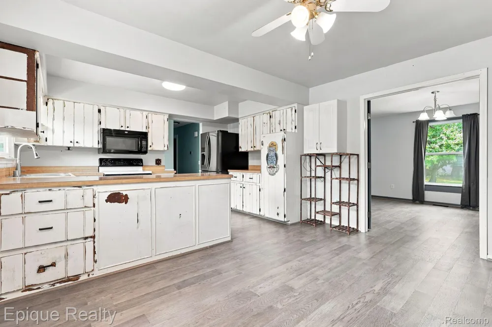 4608 Huntington Drive Port Huron Charter Township, MI 48060