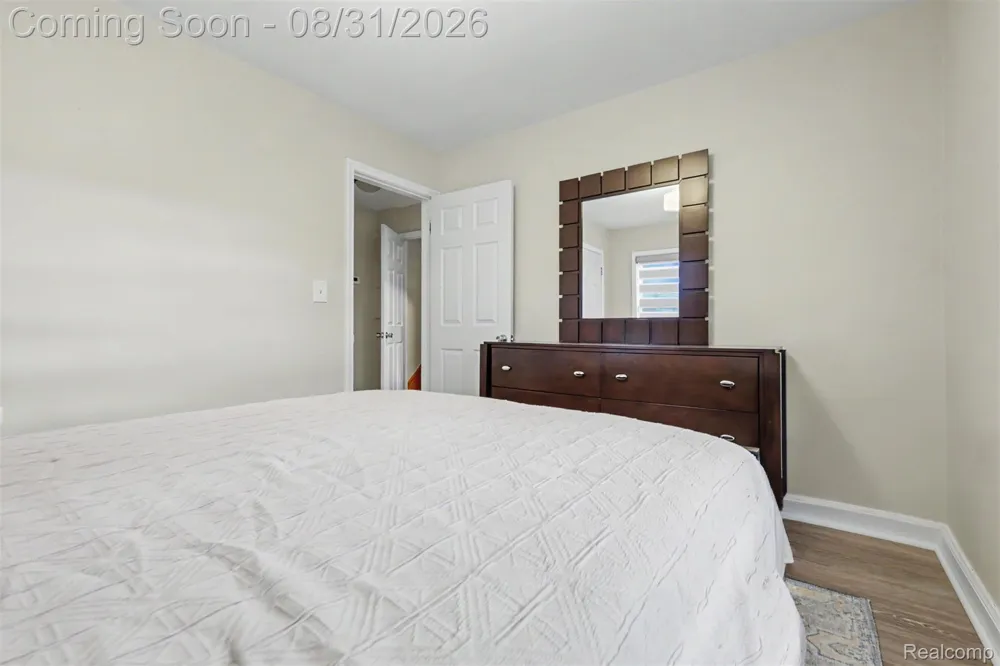 546 Nightingale Street Dearborn City, MI 48128