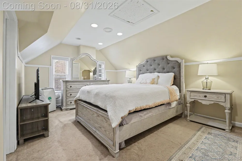 546 Nightingale Street Dearborn City, MI 48128